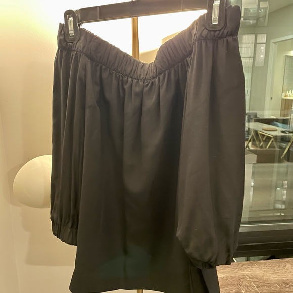 Aritzia Silk Off-the-Shoulder Top XXS - Picture 3 of 3